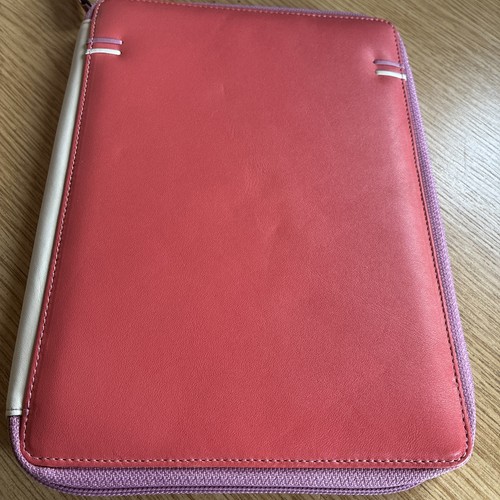 Tula pink leather - tula,